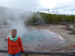 19052014-yellowstone-geyser2