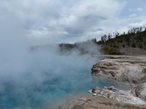 20052014-yosemite-midwaygeyserbasin-azuurblauwejacuzzi